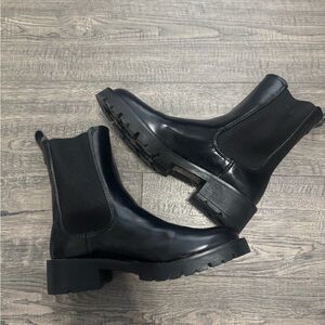 Black Chelsea Boots